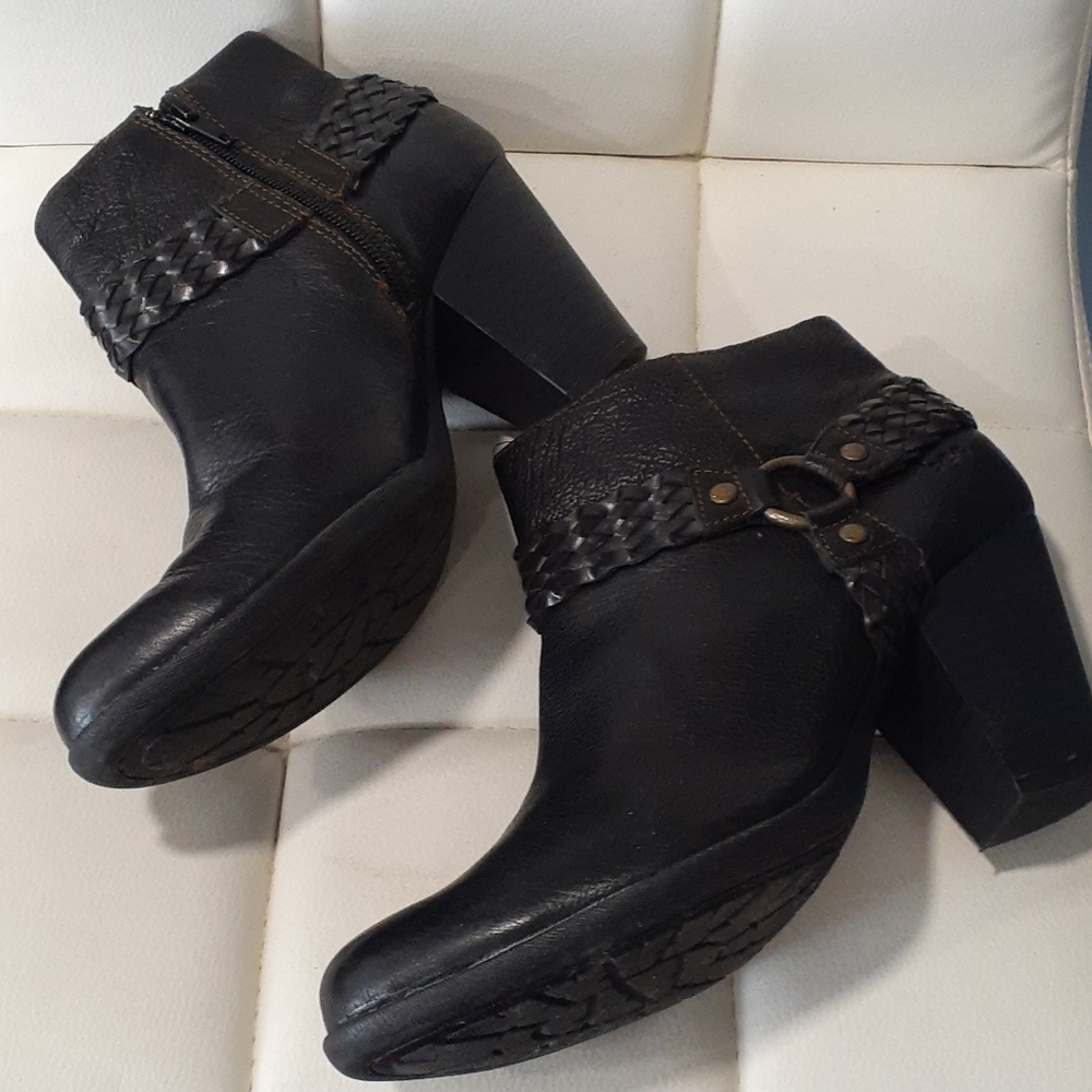 B.o.c black ankle bootie size 7.5